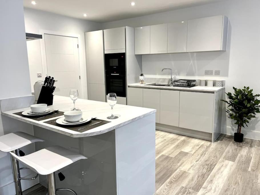 Villa Luxury 3 Bed House W Parking & Garden! 1 Bournemouth Esterno foto